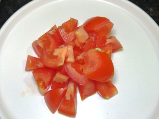 番茄藕丁,番茄切块