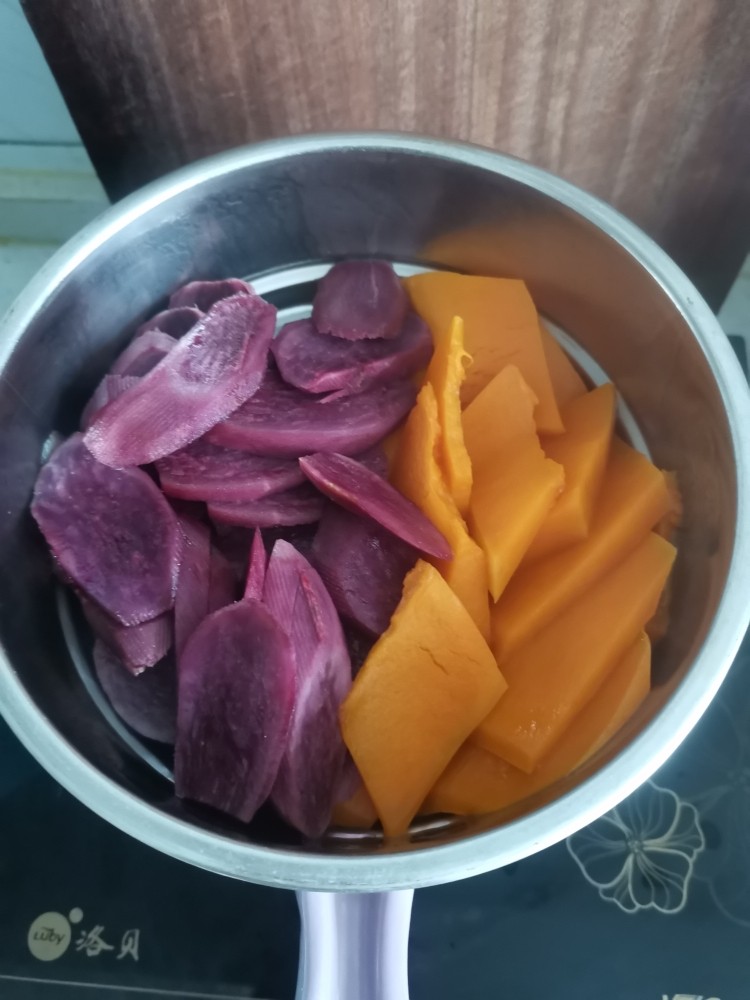南瓜紫薯月饼,蒸熟