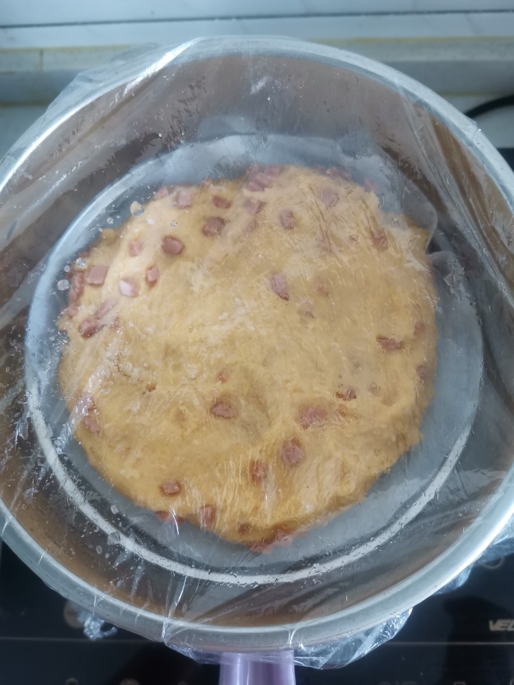 玉米面山楂小发糕,温暖处发酵到两倍大