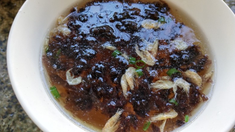 温州糯米饭,倒入开水，紫菜汤泡好了