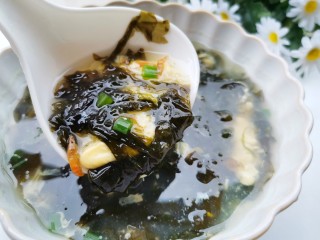 紫菜虾米蛋花汤,喜欢的赶紧来看看。