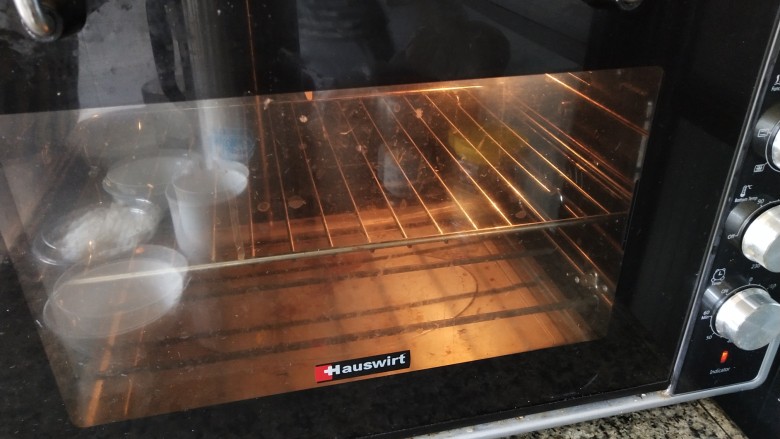 紫薯夹心蛋糕,烤箱提前预热上火190度，下火120度