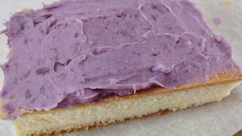 紫薯夹心蛋糕,抹上紫薯馅
