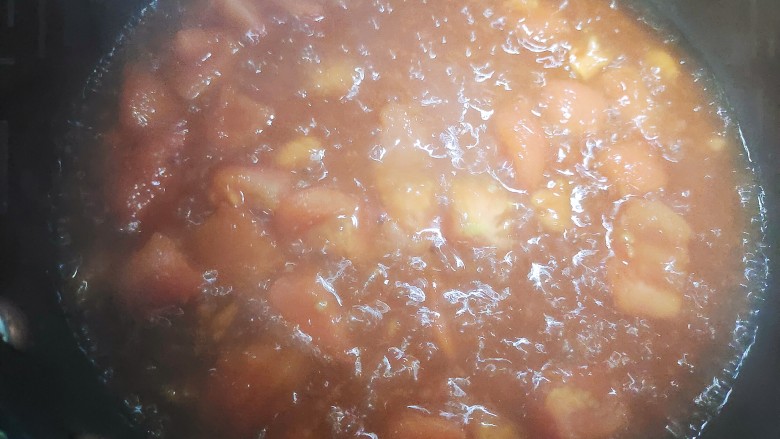 番茄里脊,搅拌均匀，煮至汁水冒小泡
