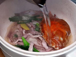 蟹肉粥,加入沸水