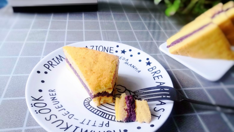 紫薯夹心蛋糕,成品图