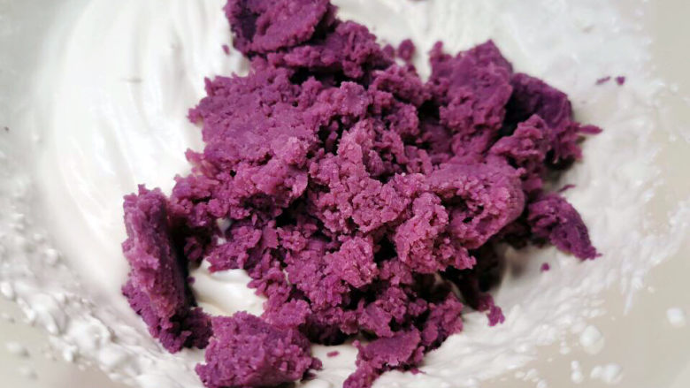 紫薯夹心蛋糕,加入紫薯泥