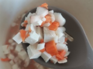 豆腐菌汤,焯水1分