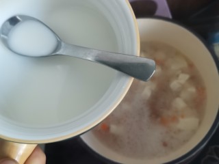 豆腐菌汤,加水淀粉