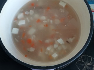 豆腐菌汤,加入蘑菇粉