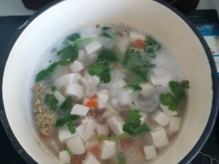 豆腐菌汤,潵香菜