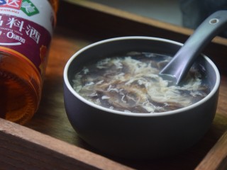 紫菜蛋花汤,一碗简单易做的紫菜蛋花汤就做好了。