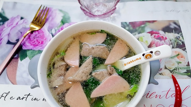 青菜猪肝汤,拍上成品图，一道美味又营养的青菜猪肝汤就完成了。