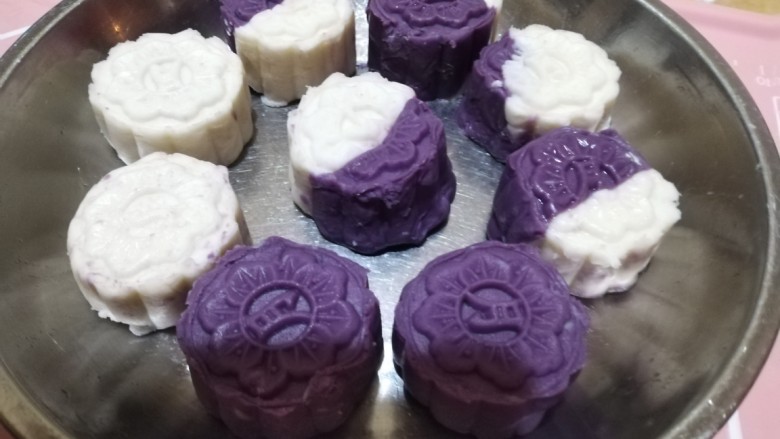 山药紫薯糕,再印成饼
