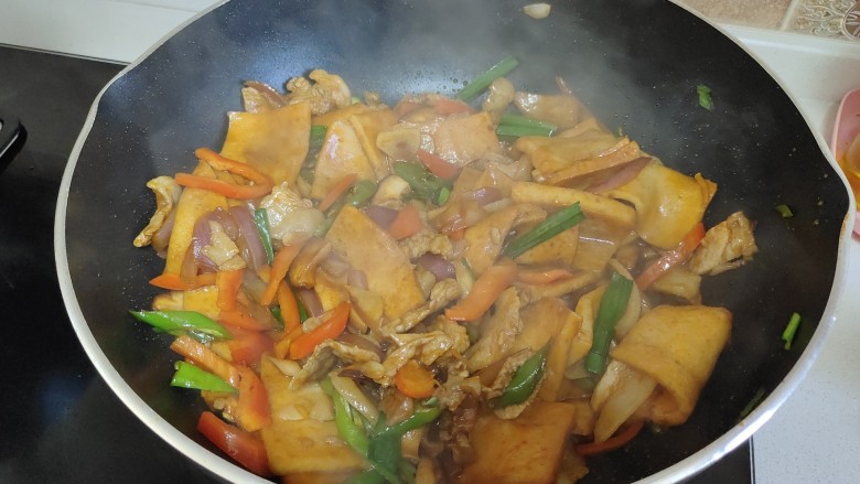 干锅千叶豆腐,让每一片豆腐都裹上汤汁