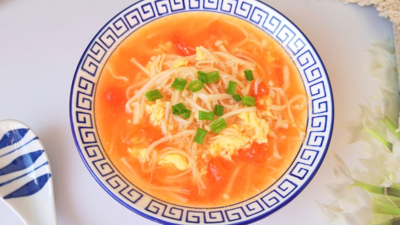 金针菇番茄汤,一道简单又快手的金针菇番茄汤就做好啦！