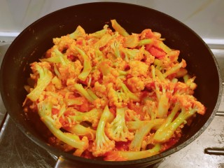 茄汁花菜,翻炒均匀入味。