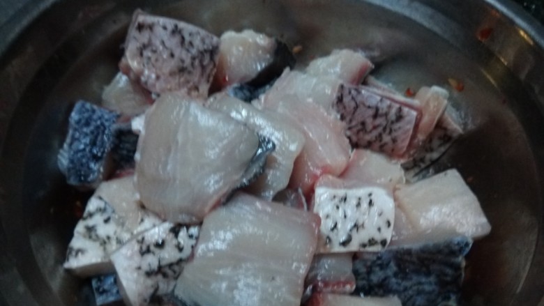 盐焗烤鱼,在切成小块