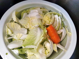 白菜烩小酥肉,白菜，胡萝卜