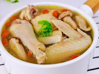 竹荪鸡汤,好喝又滋补，冬季养生汤。