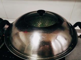 菠菜疙瘩,蒸至冒气后大火蒸5分钟