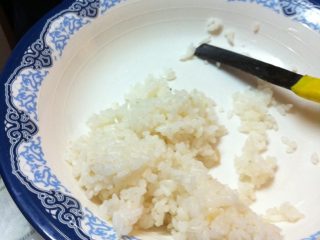 自制寿司,拌好寿司醋的米饭