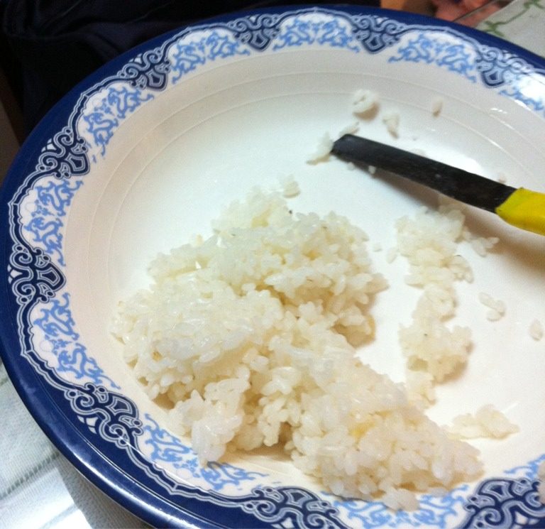 自制寿司,拌好寿司醋的米饭