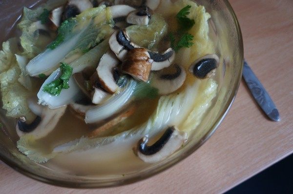 小白菜牛肉蘑菇汤 
