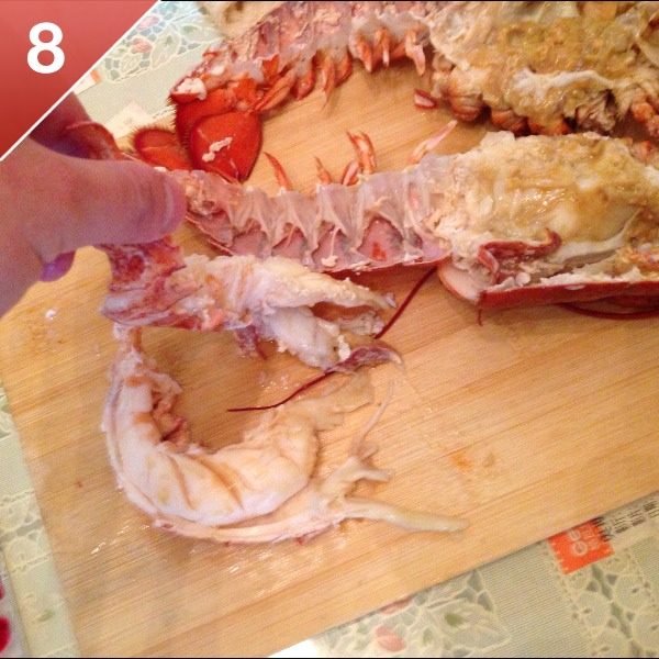 奶油芝士焗龙虾,然后只取出身体里的龙虾肉