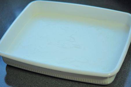 豌豆凉粉,倒入方形容器里自然冷却或冷藏至凝固