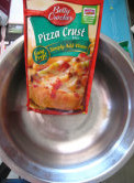 私房牛油果pizza,pizza 面饼粉加入热水，调散