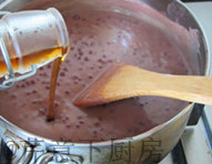 椰浆双薯西米露,加入适量枫糖浆或糖调味儿