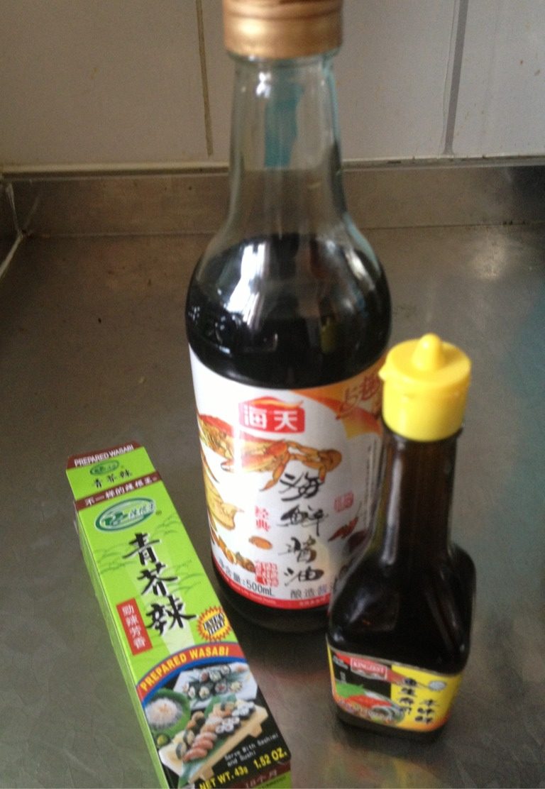 芥末鲜虾,青芥末+寿司醋+海鲜醬油调汁。