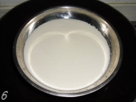 冰皮月饼,将第四步的粉末混合物放锅里蒸15分钟，蒸的过程中要不停搅拌