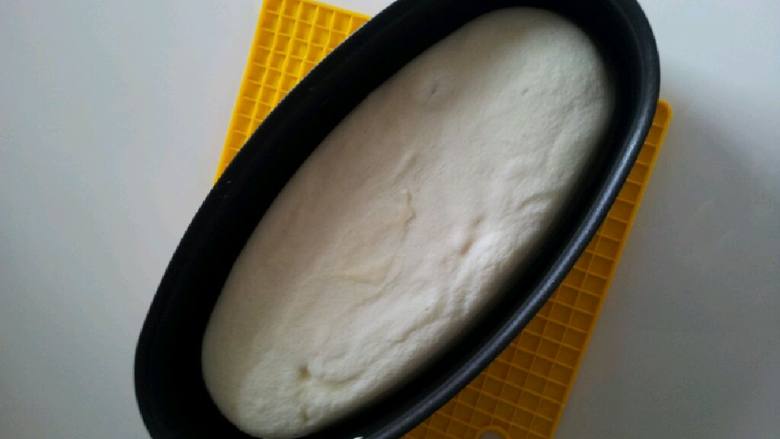 蛋白蛋糕(蒸),包裹着保鲜膜，大火25分钟即可。