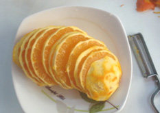 香橙派,去皮的橙子，切成厚0.3的薄片备用