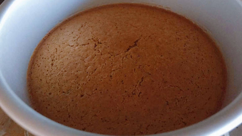 红枣切糕,放入烤箱（用蒸锅也可以）上下火150度20分钟，根据自家锅的脾气自定时间