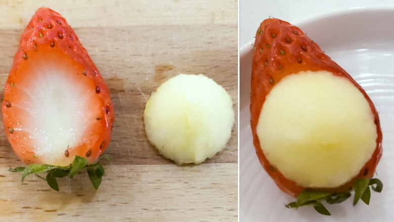 宝宝辅食：草莓苹果小红帽-18M+,把苹果圆块镶嵌入草莓，草莓和苹果都含汁水，所以还挺容易黏牢的。