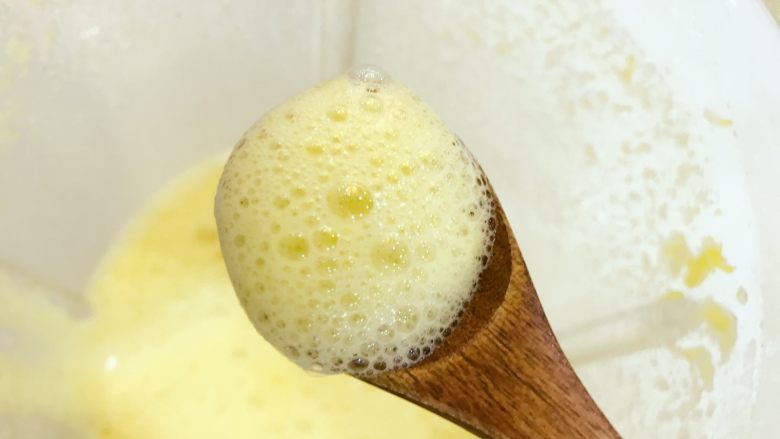 宝宝辅食：南瓜燕麦豆浆（料理机版）-12M+,介意的可以把上面的泡沫撇掉哈