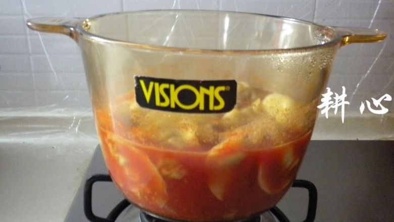 饺子茄汁汤,即可关火，上桌享用。