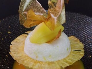法甜实用小装饰---菠萝脆片,发现它被用在哪里了吗^^
动手让这个简单的小东西，变得“不简单”！