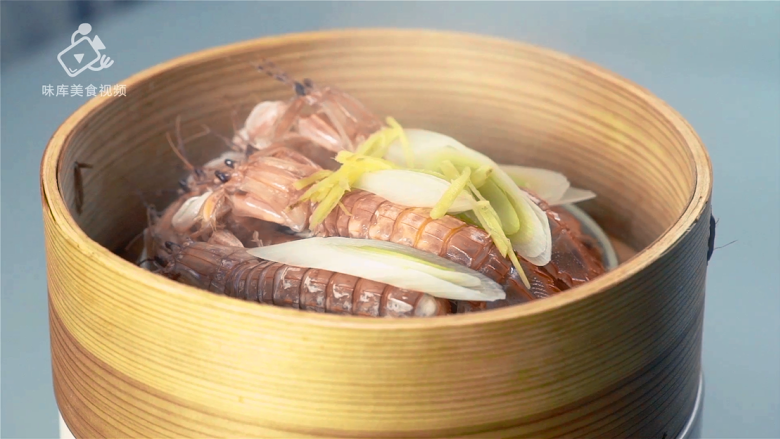 清蒸皮皮虾，保留它最本真的鲜~,揭开锅盖，取出即可