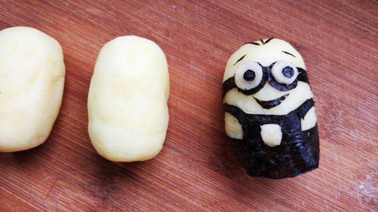 用土豆做手工小黄人图片