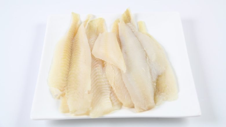 香烤鱼米花,鲽鱼从冰箱中取出，常温下解冻。