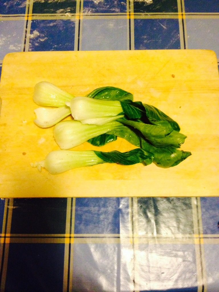 菠菜油沷棍棍面,准备好的小白菜