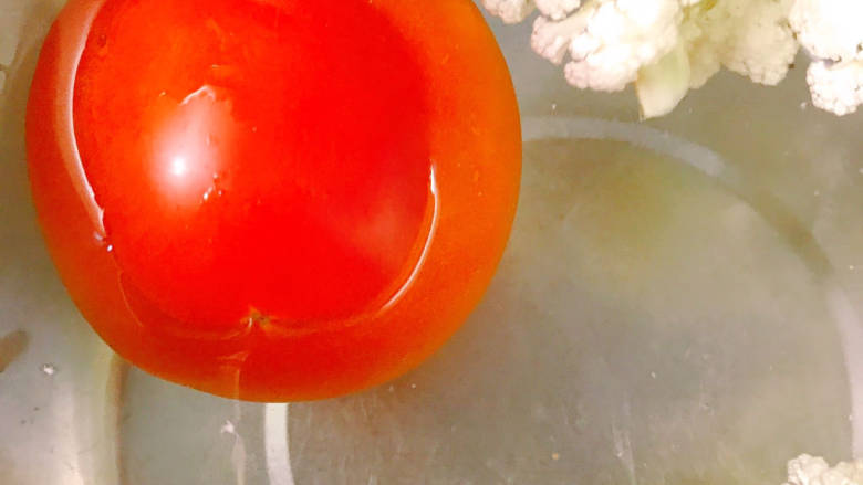茄汁花菜,番茄洗干净
