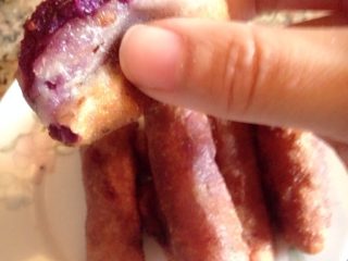 紫薯卷,咬一口，外脆，内糯，馅又甜又细滑
