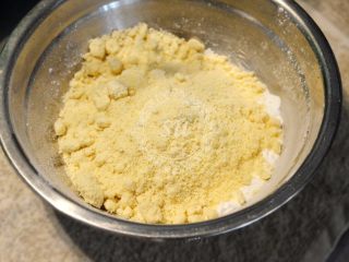 法式甜点——意式马卡龙Macaron,材料C中的糖粉过筛后和杏仁粉混合。（含不含淀粉没有影响，我用的是太古）