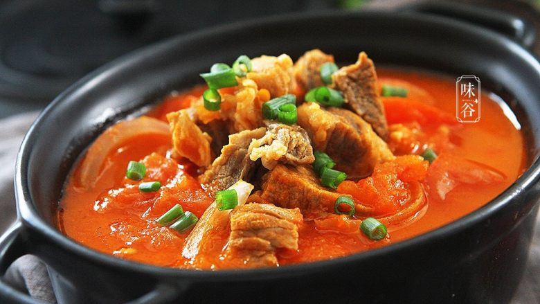 番茄牛肉煲,习惯性的来个特写，色诱一下亲们的味觉。