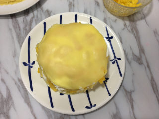 芒果千层蛋糕,最上面一层不用抹奶油.
